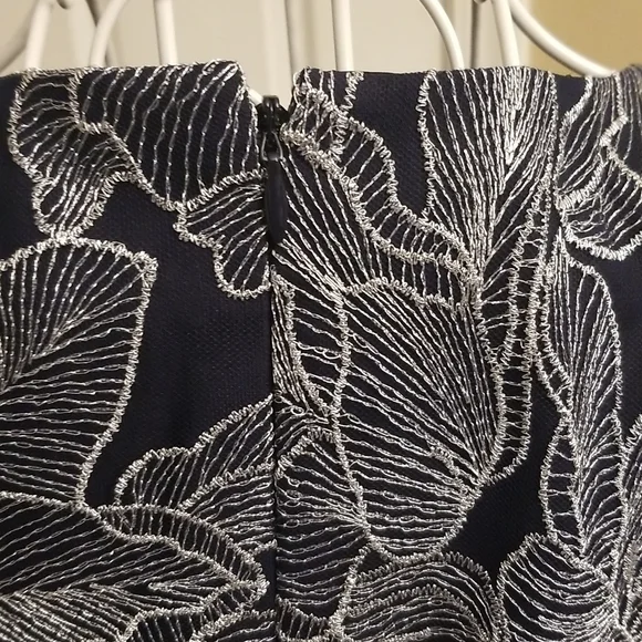 Stunning Tahari navy and white dress NWT - Picture 8 of 15